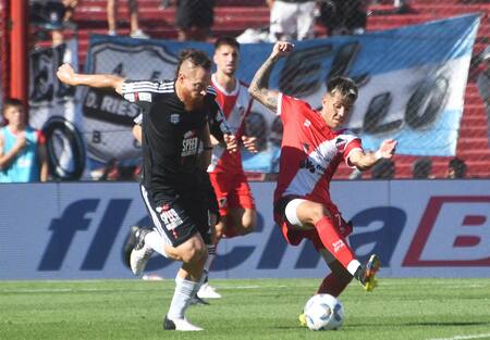 Deportivo Riestra vs Maipú. Foto: NA