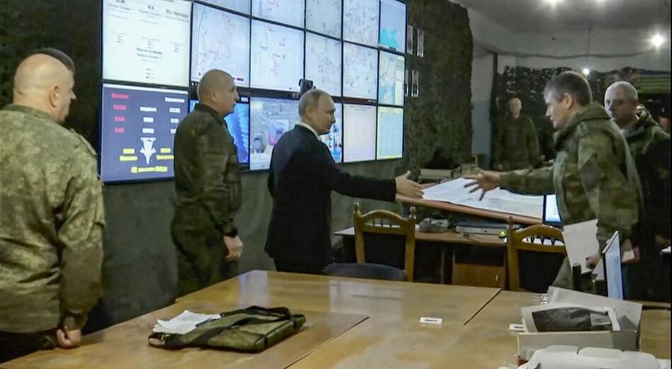 Putin visita cuarteles generales rusos en Ucrania. Foto: EFE.