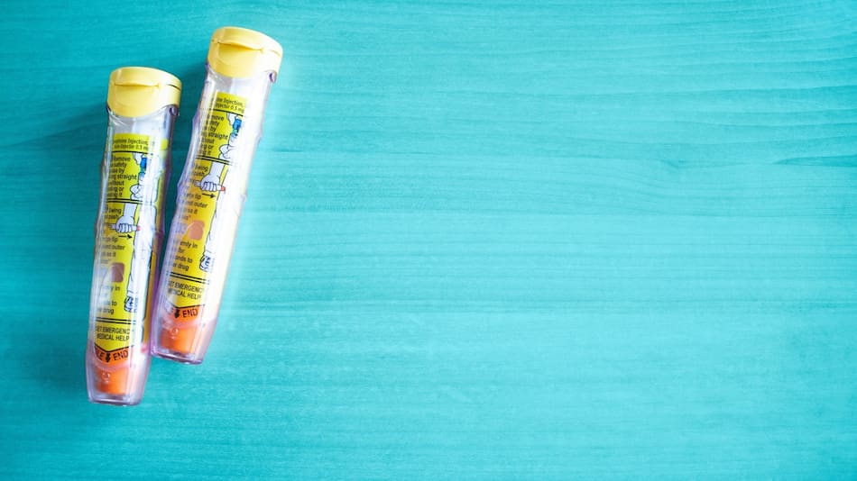 Dosis de epinefrina, en caso de sufrir una reacción alérgica. Foto: Unsplash.
