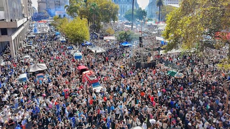 El Gobierno calculó que hubo 100 mil personas en Plaza de Mayo por el Día de la Memoria: “Para ser el 50° aniversario eran pocos"