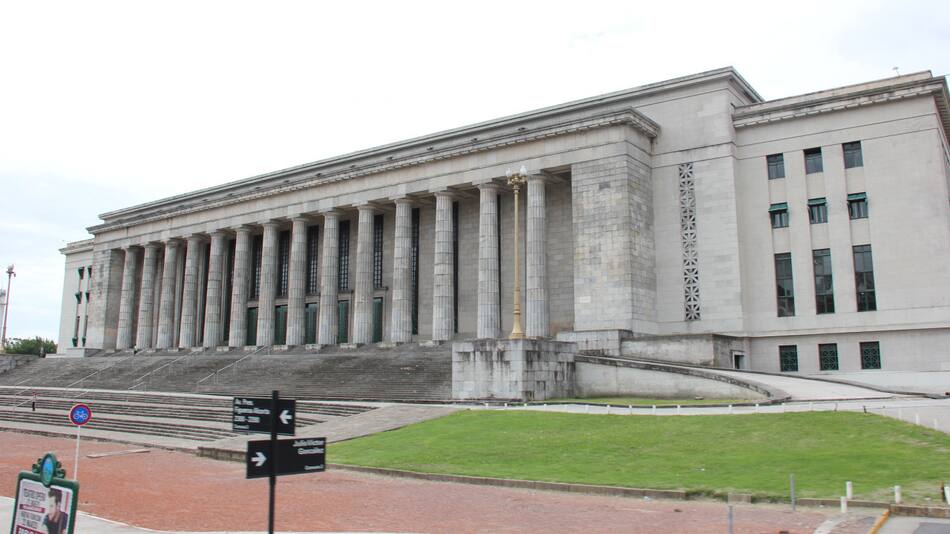 Buscan arancelar la universidad pública para extranjeros no residentes. Foto: Web.