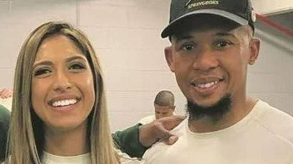 Escándalo en los Springboks: Elton Jantjies y la nutricionista Zeenat Simjee. Foto: NA.