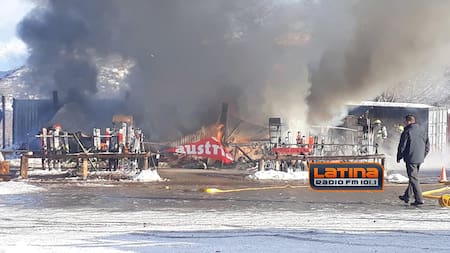 Incendio en un local comercial del centro de sky Chapelco - Radio Latina