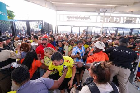 Caos en el Hard Rock Stadium. Foto: Reuters.