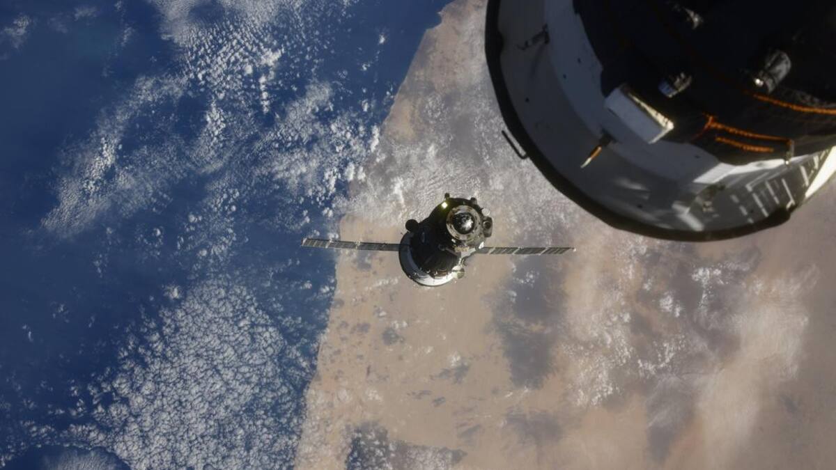 Acople de la Soyuz de Roscosmos a la ISS
