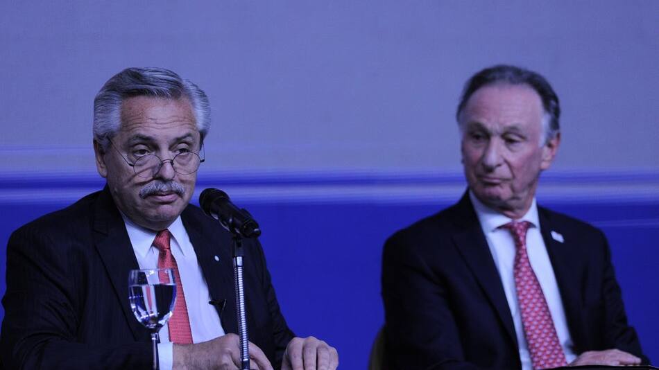 Alberto Fernández en la convención de la Cámara Argentina de la Construccion. Foto: Telam.