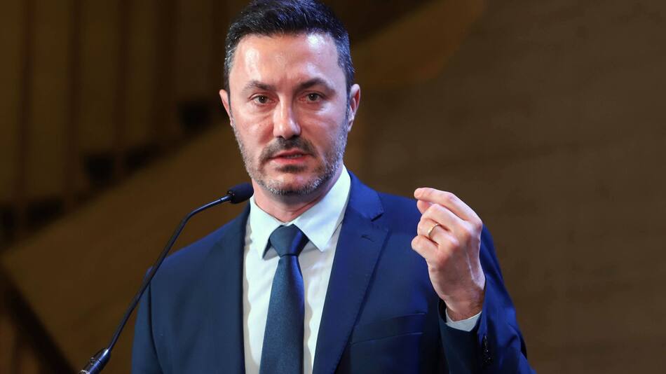 Luis Petri. NA