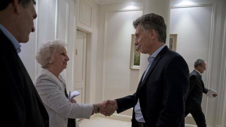 Estela de Carlotto y Mauricio Macri