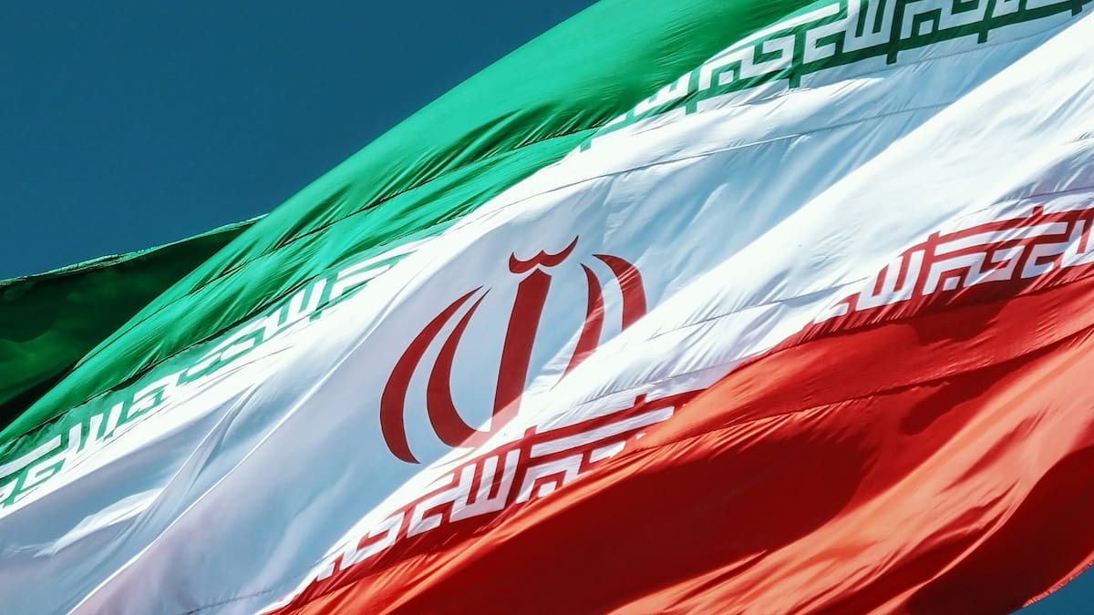 El Parlamento de Irán suspende la cooperación con el OIEA.