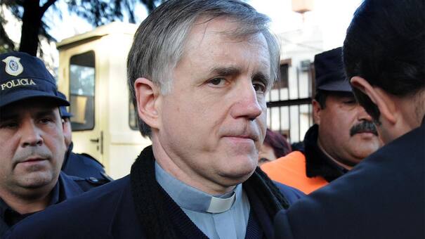 Aplican 2x1 al cura Grassi y le reducen pena por abuso sexual a un menor