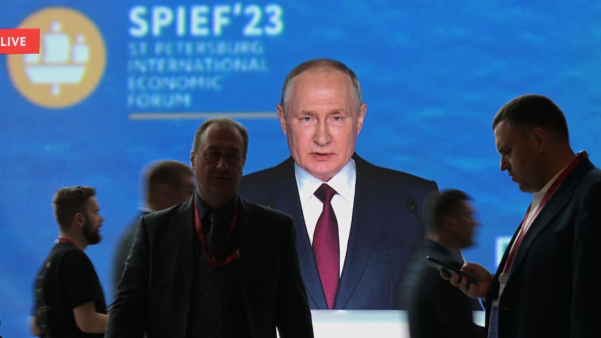 Vladimir Putin en el Foro Económico Internacional. Foto: EFE