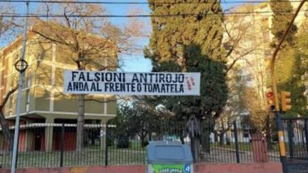 Mensaje para Julio César Falcioni en Independiente. Foto: NA.