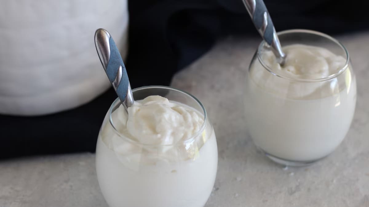Crema de yogur montado, la receta más sencilla para un postre que no necesita cocción