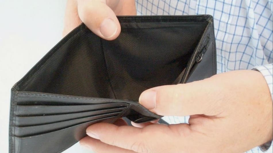 Sin dinero, crisis económica, salarios, billetera vacías