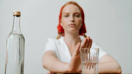 La generación "centennial" y el auge del consumo responsable de alcohol. Foto: Pexels.