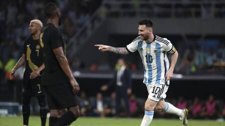 Lionel Messi en el amistoso de la Selección ante Curazao. Foto: EFE.