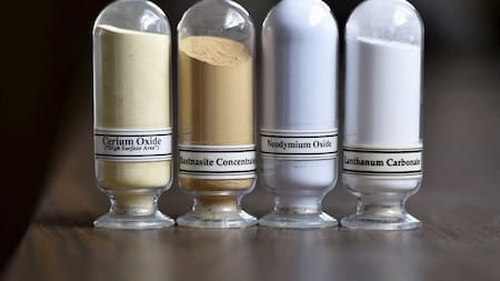 Muestras de tierras raras. Foto: Archivo Reuters/David Becker