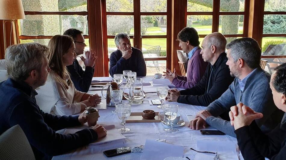Reunión de equipo económico, quinta Los Abrojos