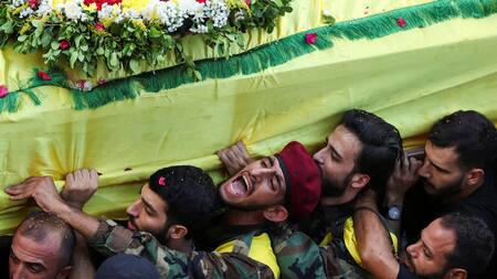 Funeral de un integrante de Hezbollah en el Líbano. Foto: Reuters.