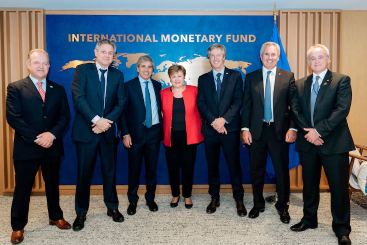 Equipo económico con el FMI.