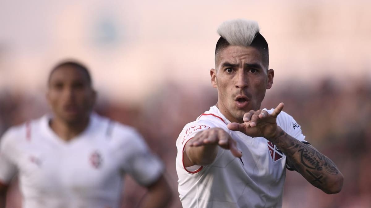 Leandro Fernández, la figura de Independiente ante Sarmiento. Foto: Twitter @Independiente.