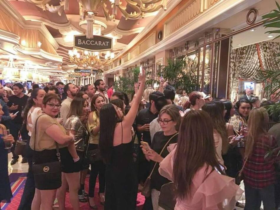 Luis Miguel apareció en un casino y sus fans enloquecieron