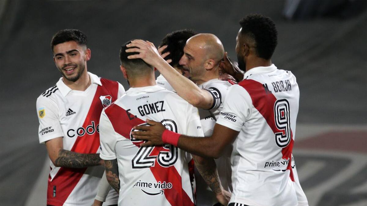 River vs. Newells, NA