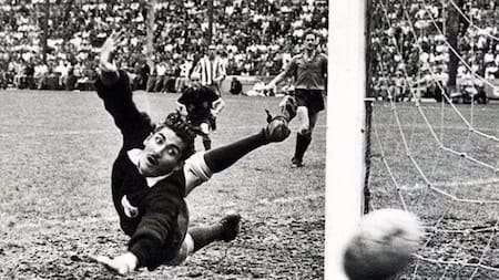 Antonio “La Tota” Carbajal. Foto: @clubleonfc.