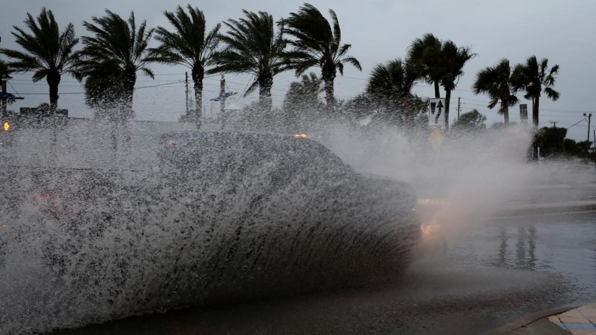 Fuertes lluvias en Florida. Foto: EFE.