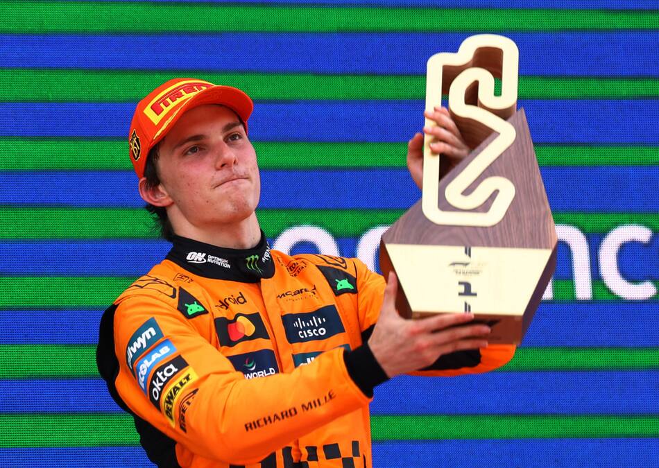 McLaren festeja tras ganar el Gran Premio de España. Foto: REUTERS/Albert Gea