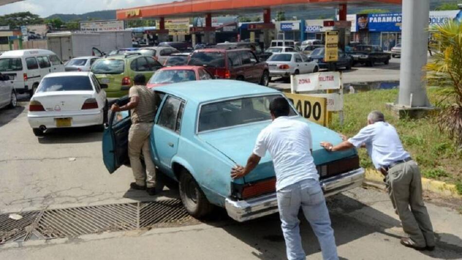 Venezuela comienza el año nuevo con otra crisis de escasez de combustible