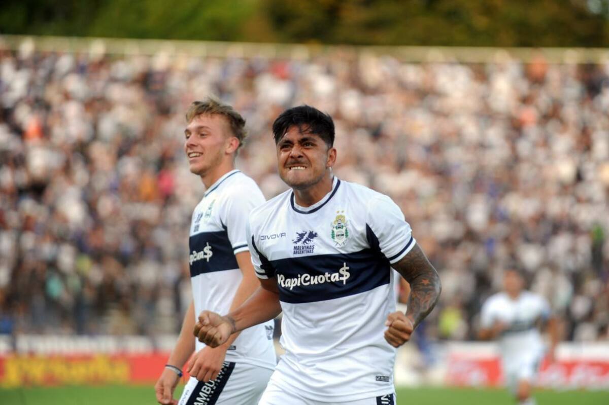 Cristian Tarragona; Gimnasia vs. Racing. Foto: Télam.