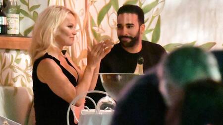 Pamela Anderson y Adil Rami