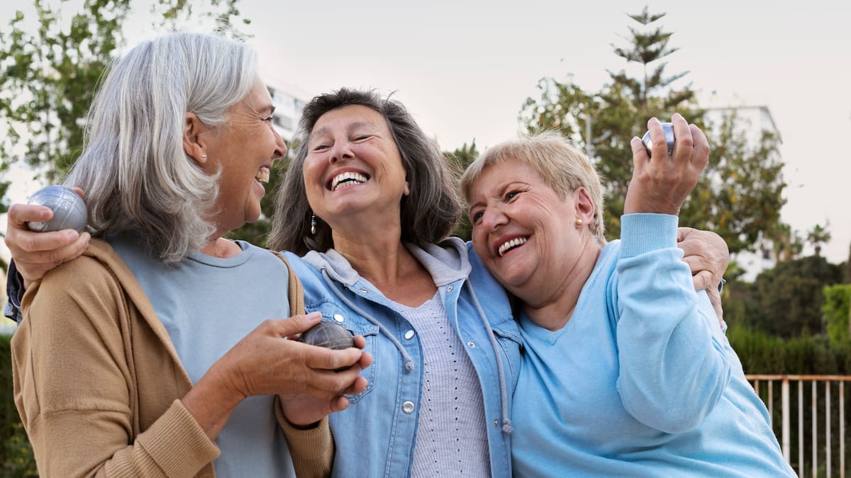 Una segunda juventud: qué es la “sexalescencia”, la tendencia cada vez más común entre adultos mayores