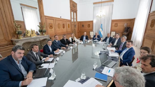 Guillermo Francos encabezó una nueva reunión del Consejo de Mayo con la mira puesta en la reforma tributaria
