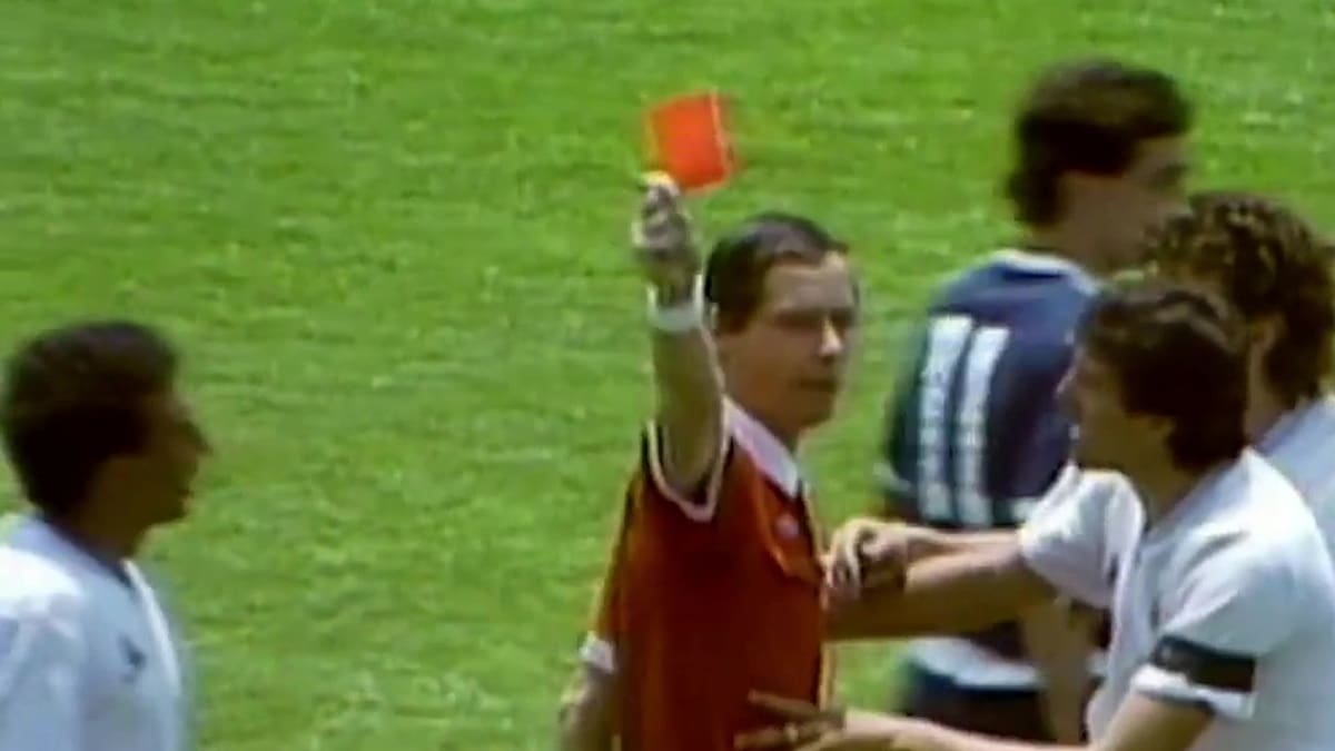 La tarjeta roja más rápida de todos los Mundiales.