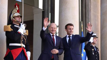 Emmanuel Macron, presidente francés, y Olaf Scholz canciller alemán_Reuters