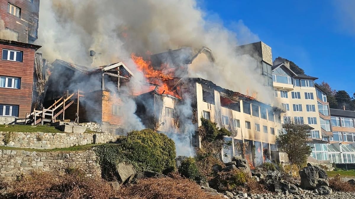 Se incendió un importante hotel de Bariloche: empezó como una quema de hojas y terminó en desastre
