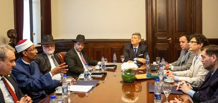 Rosatti junto a líderes religiosos judíos e islámicos por la implementación de autopsias virtuales
.