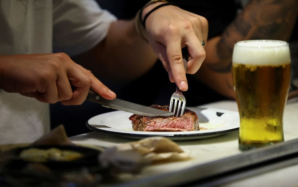 Asado, carne, parrilla. Foto: Reuters/Agustin Marcarian