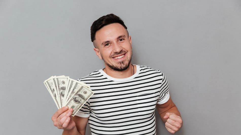 Dinero, horóscopo. Foto: Freepik