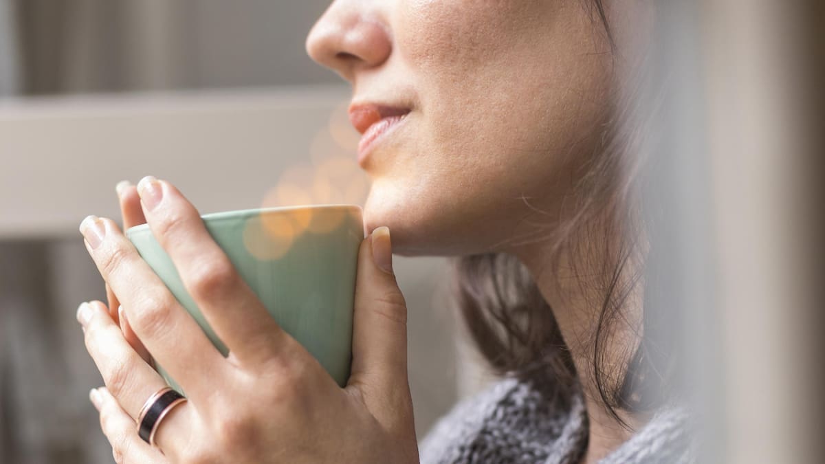 Los beneficios de tomar un té después de cada comida. Foto: Freepik.
