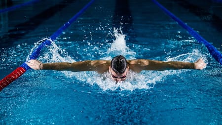 Natación, el deporte más recomendado por Harvard. Foto: Unsplash