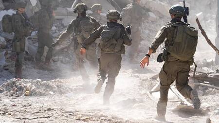 Soldados israelíes en la Franja de Gaza; guerra Israel-Hamás: Foto: X @idfonline