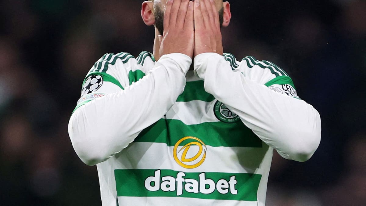 Blooper de Cameron Carter Vickers en la Champions League. Foto: REUTERS.