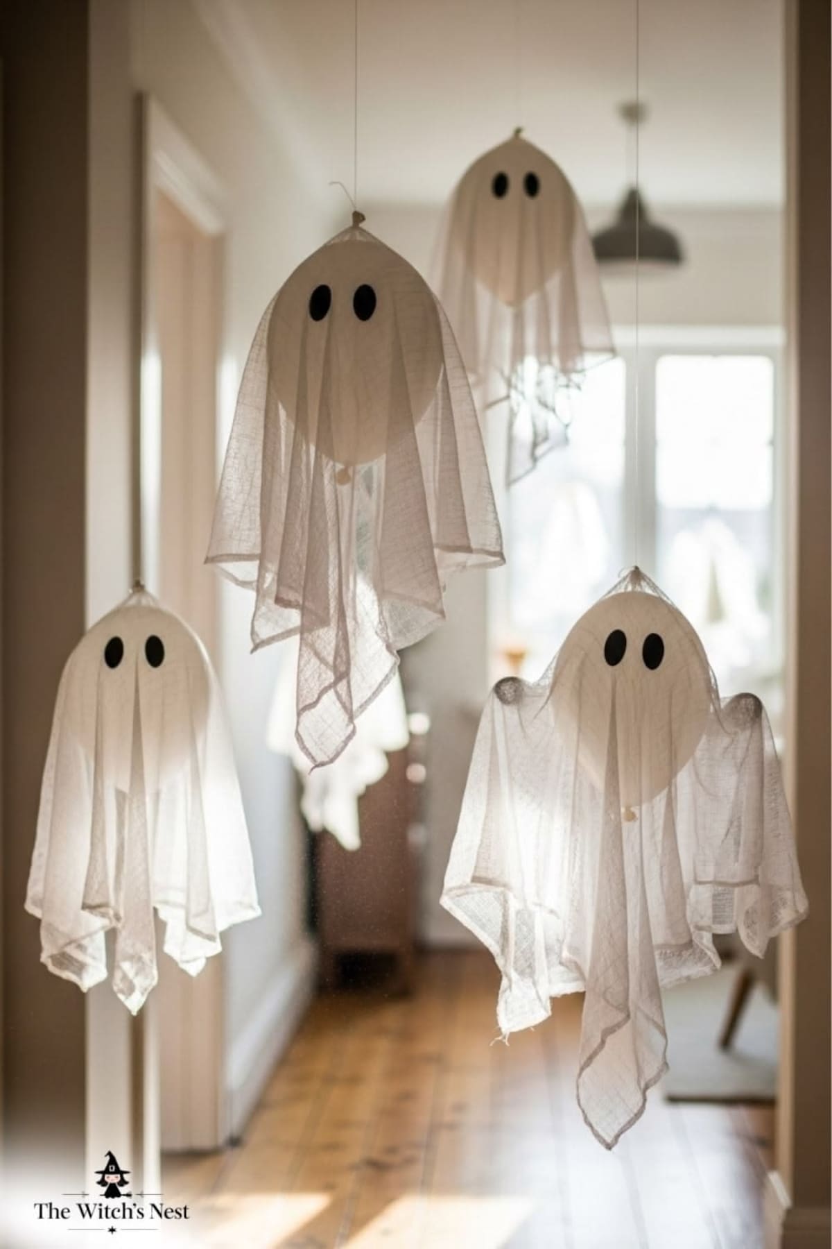 Cómo hacer una decoración de Halloween económica con un globo y papel