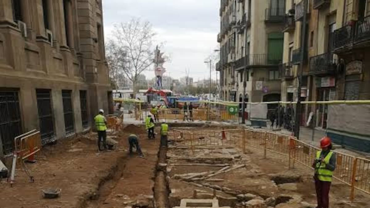 Arreglaban una calle y lo que apareció debajo sorprendió a los arqueólogos: hallaron un barrio medieval intacto
