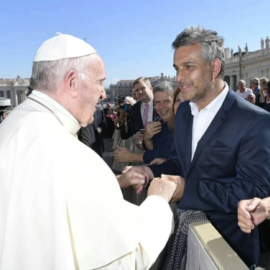 Mario Massaccesi junto al papa Francisco. Foto: Instagram/@mariomassaccesi1.