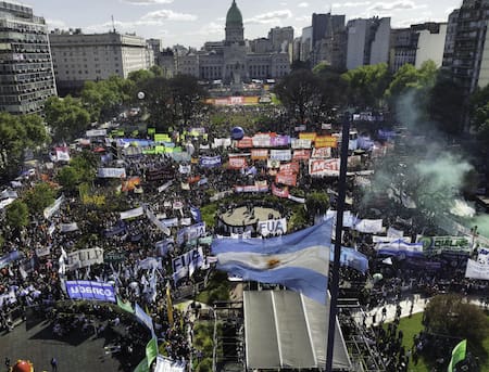 Marcha universitaria en el Congreso. Foto: NA