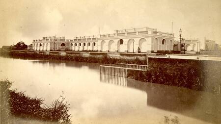 Vista del caserón de Rosas, años después del derrocamiento del gobernador